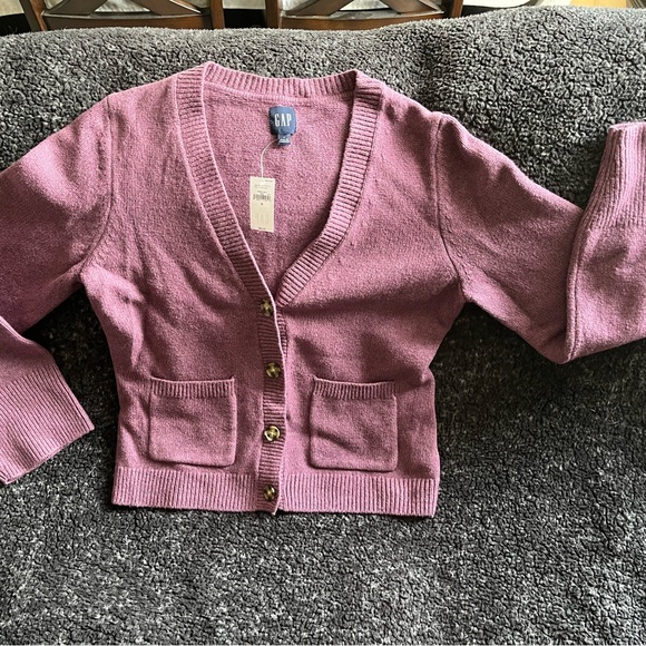 Cardigan from GAP cropped purple - Picture 1 of 5